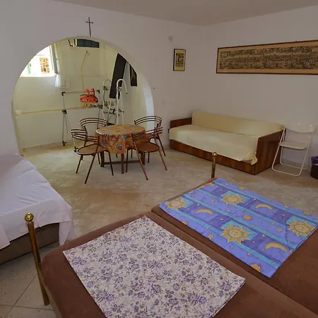 Πανσιόν Arthouse Palma 3*